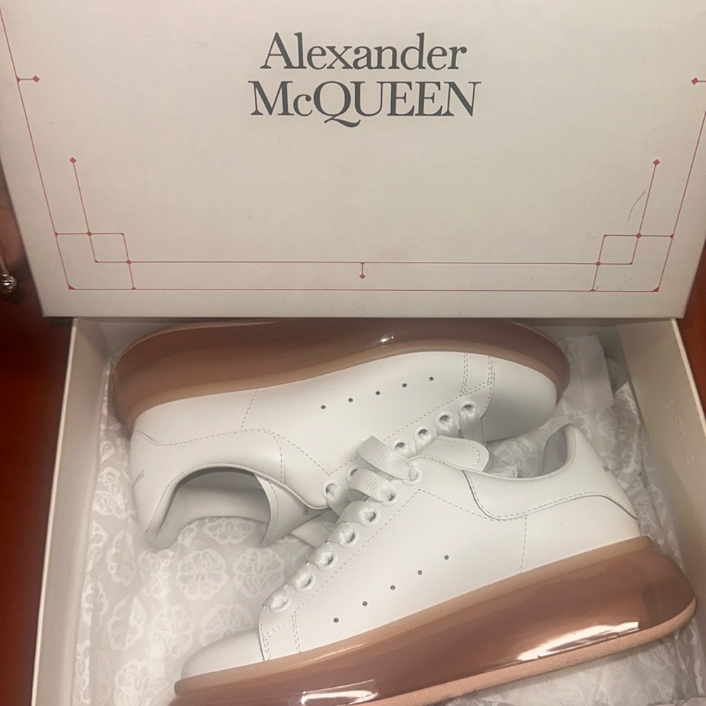 I only wear it once still in good condition comes with everything